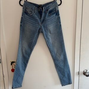 Light wash blue jean